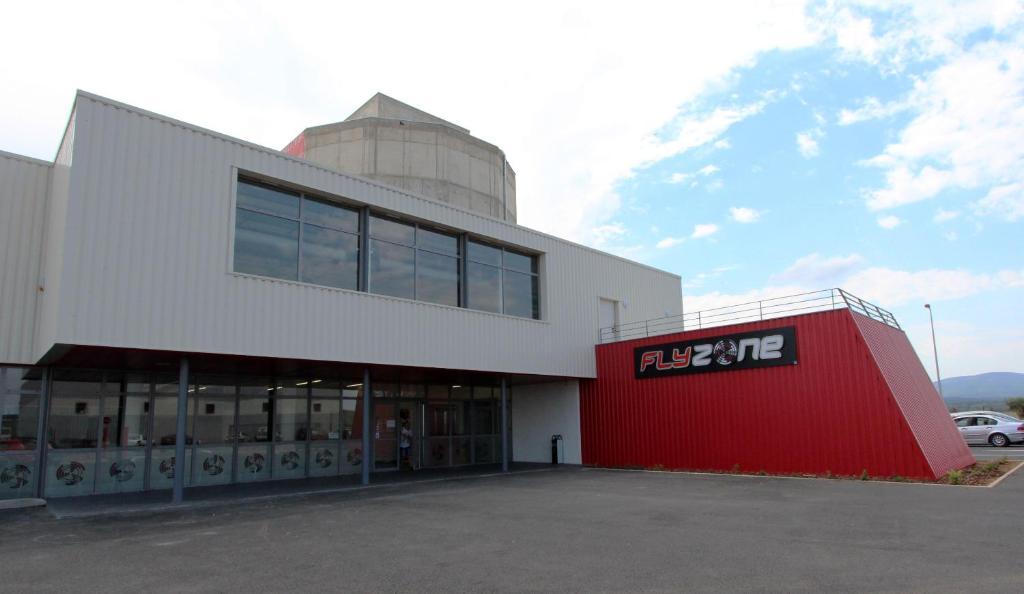 Auberge Flyzone Lézignan-Corbières Exteriér fotografie